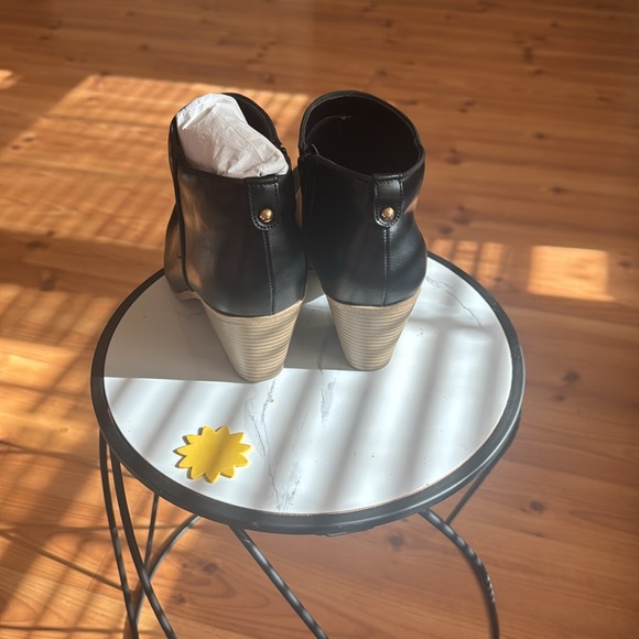 Brand new just fabulous ankle boot size 8.5. - Picture 6 of 6